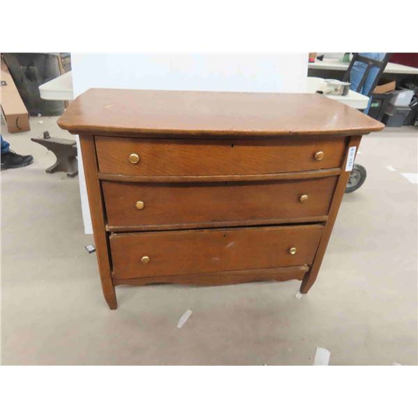 Oak Dresser 40'' x 40'' x 21'' 