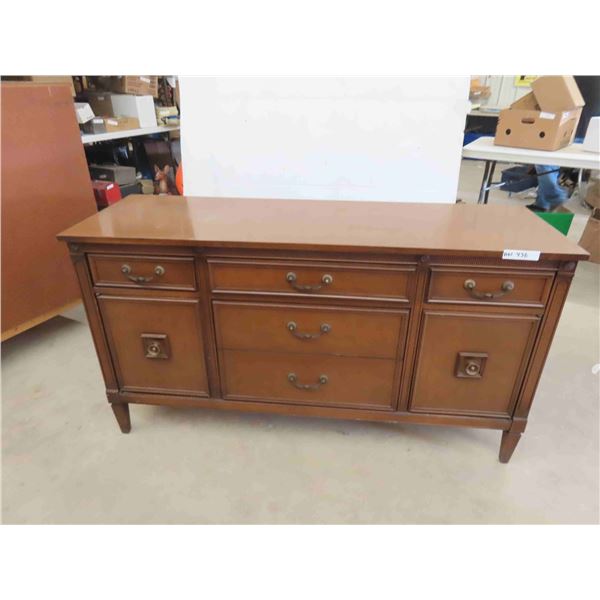 Dresser 31'' x 56'' x 18'' 