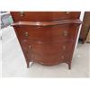 Image 5 : Pepplers Dresser 52'' x 34'' x 20'' Curved Feet