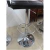 Image 6 : 2 Swivel Adjustment Bar Stools 