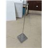 Image 4 : Modern Floor Lamp
