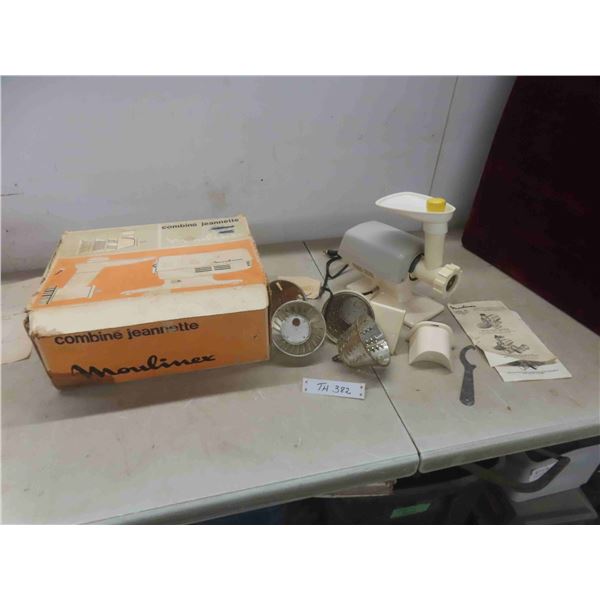 vintage moulinex meat grinder, salad maber with origional box 