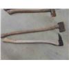 Image 4 : 4 axes with wooden handle 