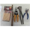 Image 6 : chisels, glass cutters, snips, pliers and more 