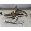 Image 3 : gear pullers 6" and electric sodering gun, jaw puller 8" 