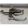 Image 5 : gear pullers 6" and electric sodering gun, jaw puller 8" 