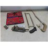 Image 1 :  tap and die set, 2 hack saw, 1 missing blade, drill vise 
