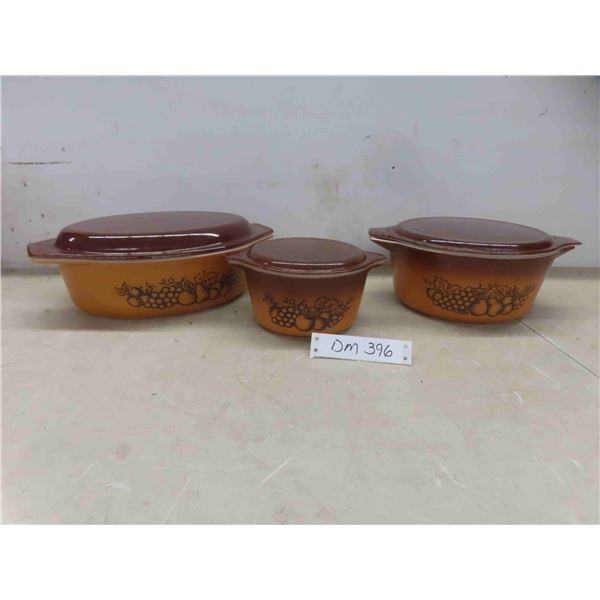 pyrex casserole dishes  with lids 
