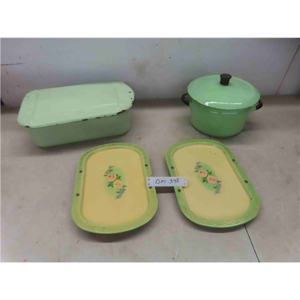 enamelware: refridgerator container with lid