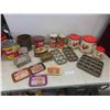 Image 1 : vintage 3 piece metal cannistta set, pantry items, tins,