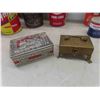 Image 8 : vintage 3 piece metal cannistta set, pantry items, tins,