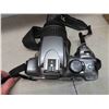 Image 4 : canon EOS digital rebel with 2 batteries, charger,