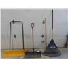Image 1 : snow shovels, fan rake, squeegee