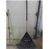 Image 2 : snow shovels, fan rake, squeegee