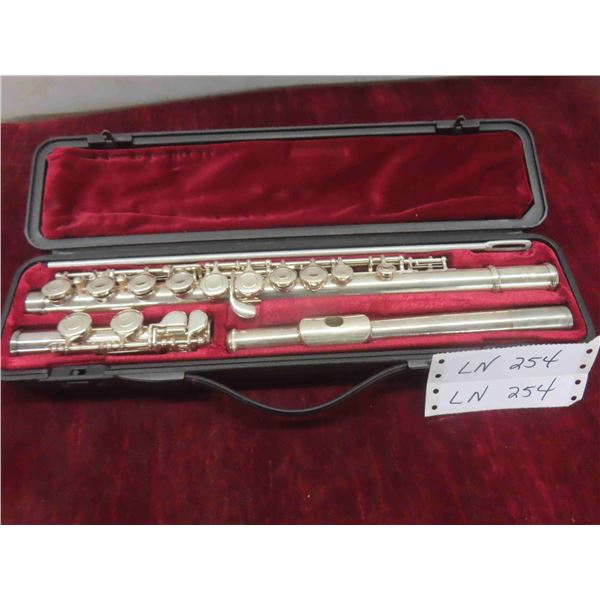 yamaha flute with case 
