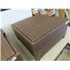 Image 4 : 2 Sunroom Ottoman 12 '' x 23'' x 23'' 