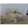 Image 3 : Elephant Plant Stand / Ornament 