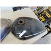 Image 7 : 3 Motorcycle Gas Tanks 