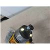Image 10 : 5 Dewalt 20V Tools: Angle Grinder & Accessories,