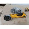 Image 3 : 5 Dewalt 20V Tools: Angle Grinder & Accessories,