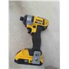 Image 8 : 5 Dewalt 20V Tools: Angle Grinder & Accessories,
