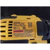 Image 3 : 2 Dewalt 20V 1/2'' Drill , 2 Batteries, Charger. All Working.
