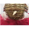 Image 2 : Vintage First Nations Cree Handmade Willow Basket 8'' Diameter 