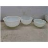 Image 2 : 4 Fireking Mixing Bowls & More 