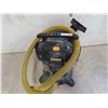 Image 2 : Dewalt 10 Gallon Shop Vac with Attachments (No Wheels) 