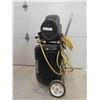 Image 8 : Powerbuilt 12 gallon Air Compressor 2HP, with hose