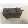 Image 8 : Modle T magneto, 3 rectangular headlights