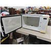 Image 2 : Viking Microwave- no turn table 