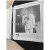 Image 8 : 23 singer promo photos 8x10", in binder with sleeves