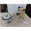 Image 1 : Sunbeam Mixmaster with 2 Fireking Mixing bowls