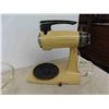 Image 2 : Sunbeam Mixmaster with 2 Fireking Mixing bowls