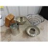 Image 8 : Kitchen: Kettle, new glasses, broiler pan, 