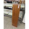 Image 8 : Maple Table 30'' H x 42'' Diam , 2 Leaves @ 42'' Each , 