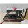 Image 2 : Leonard Portable Sewing Machine 