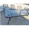Image 2 : Patio Table 27'' x 38'' x 66'' & 6 Chairs 