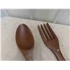 Image 2 : Wood Fork/Spoon Décor 