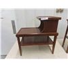 Image 2 : Vintage Stepback End Table & Stand 23'' x 22'' 