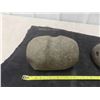 Image 2 : 2 Early 1st Nations Stone Hammer Head 