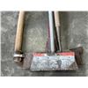 Image 2 : BUNDLE OF GARDEN TOOLS