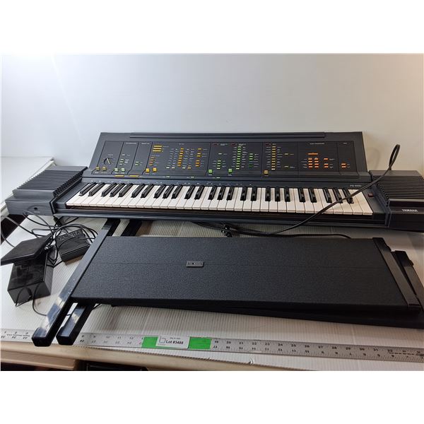 Yamaha Keyboard with Foot Pedals- Powers On, CANNOT SHIP
