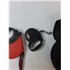 Image 4 : (3) Flexi Retractable Leashes, Harness