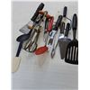 Image 2 : Assorted Kitchen Utensils