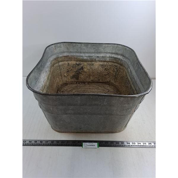 Vintage Metal Laundry Tub 20" x 20" x 11" - Pickup Only