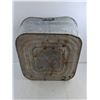 Image 3 : Vintage Metal Laundry Tub 20" x 20" x 11" - Pickup Only