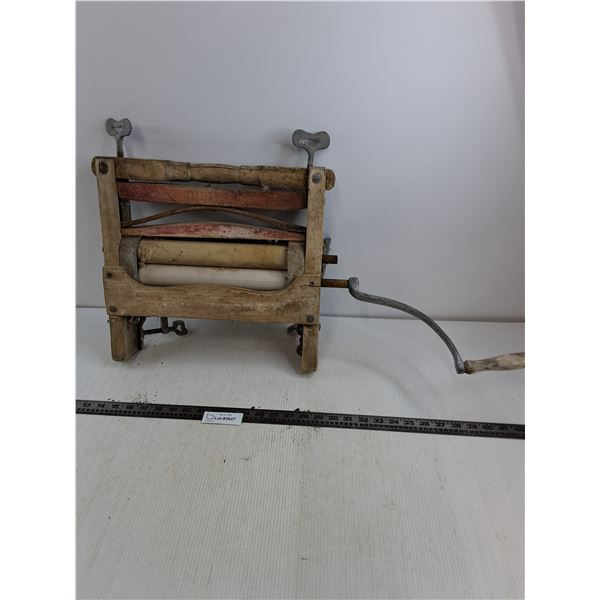 Antique Wooden Clothes Ringer - Pickup Preferred 15" x 17"