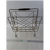 Image 1 : Vintage Magazine Rack